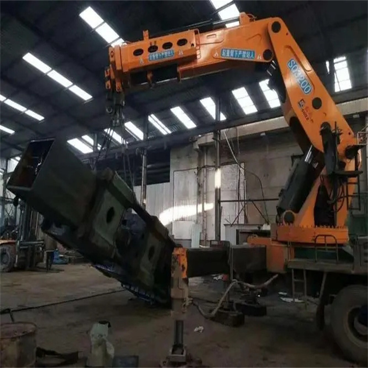 宜昌130吨折臂吊车出租吊机租赁附近电话